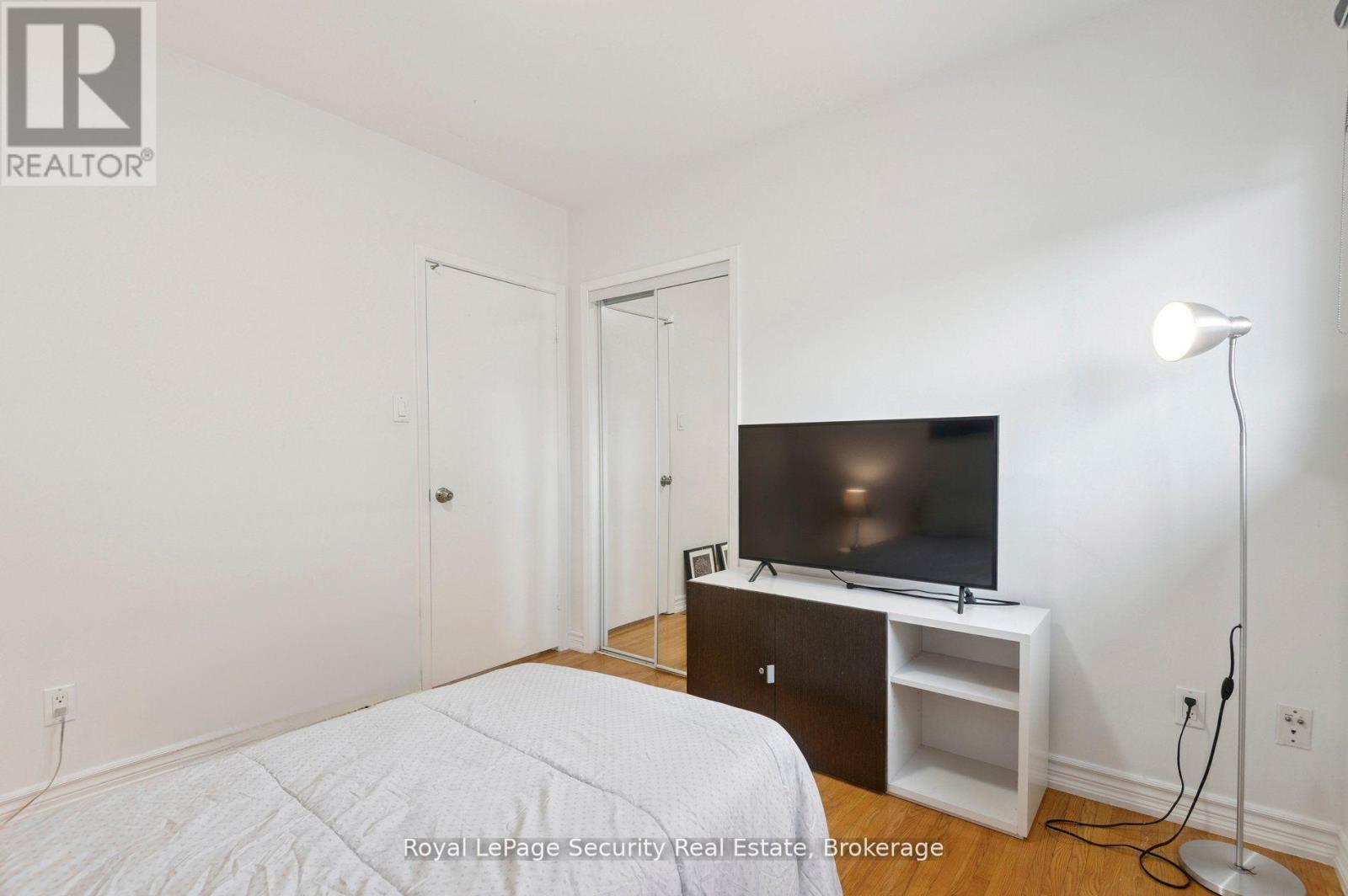 128 Sentinel Road W, Toronto, Ontario  M3J 1T2 - Photo 26 - W12764034