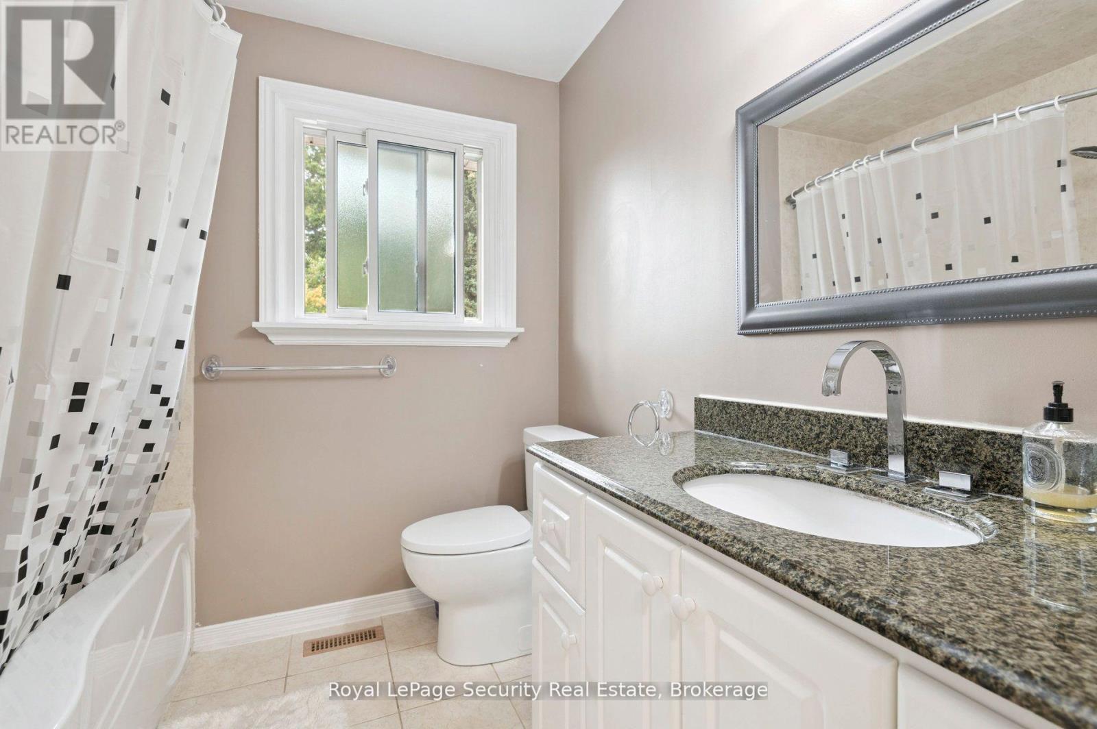 128 Sentinel Road W, Toronto, Ontario  M3J 1T2 - Photo 29 - W12764034