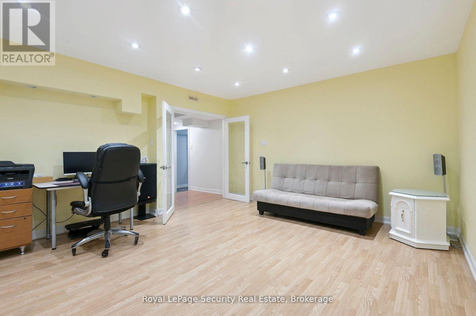 128 Sentinel Road W, Toronto, Ontario  M3J 1T2 - Photo 35 - W12764034