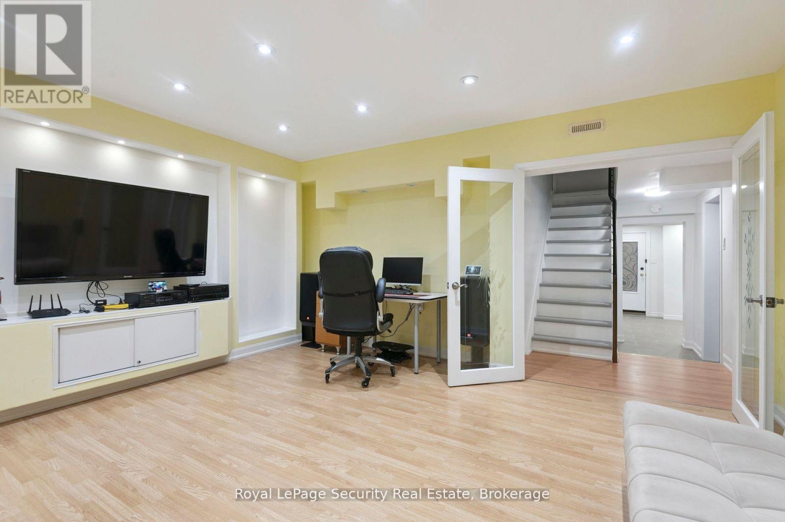 128 Sentinel Road W, Toronto, Ontario  M3J 1T2 - Photo 36 - W12764034