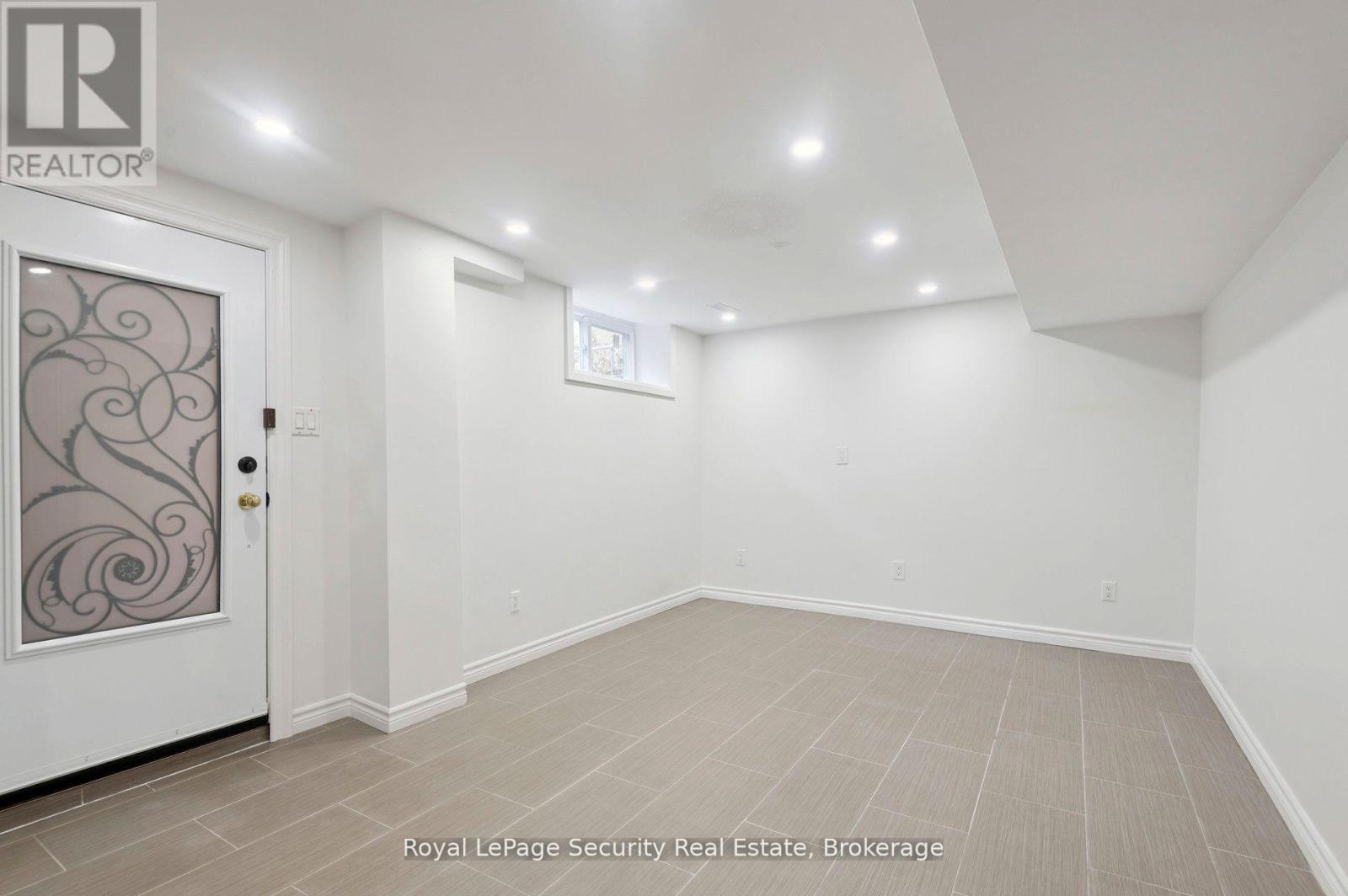 128 Sentinel Road W, Toronto, Ontario  M3J 1T2 - Photo 42 - W12764034