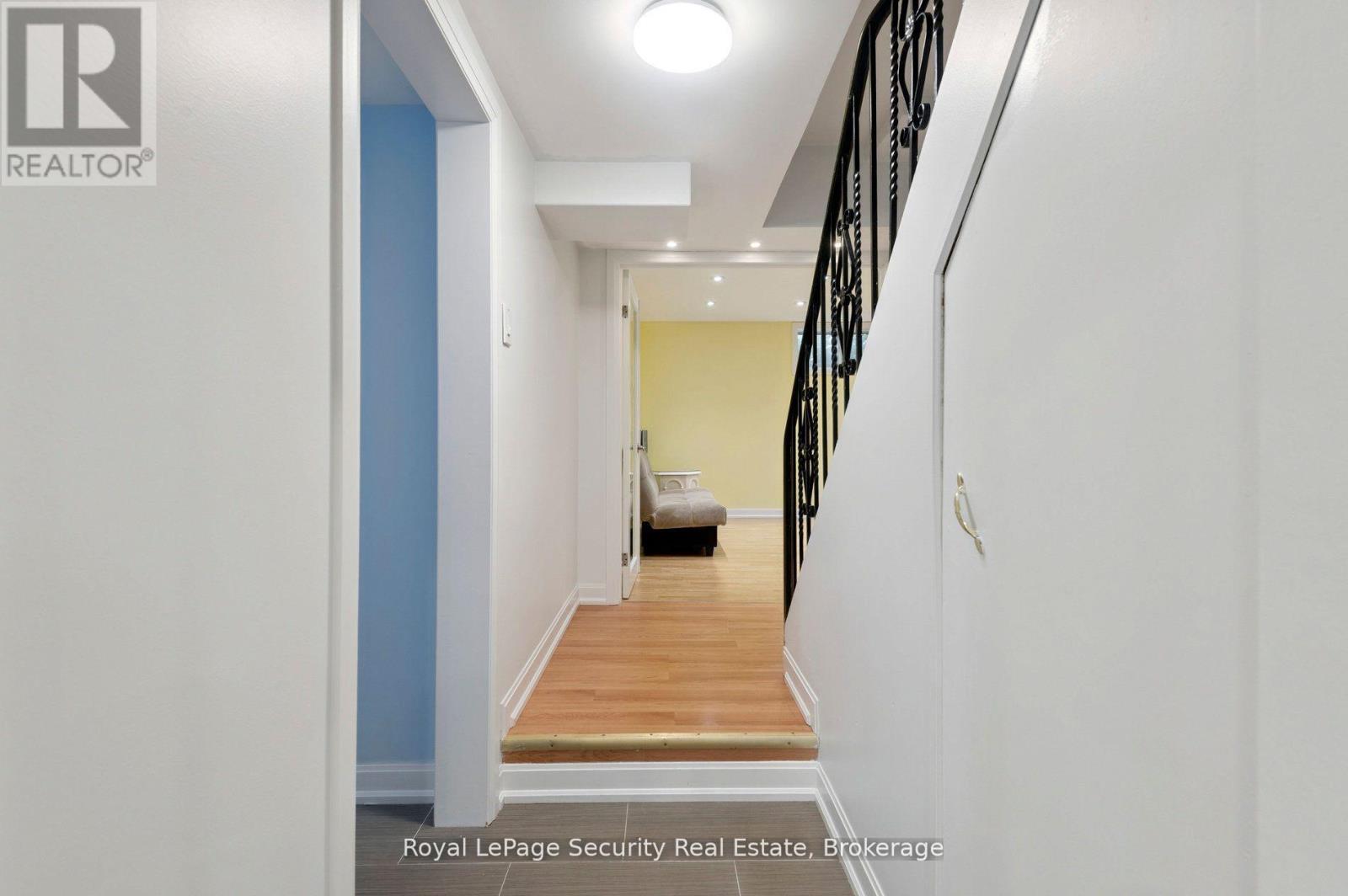 128 Sentinel Road W, Toronto, Ontario  M3J 1T2 - Photo 44 - W12764034