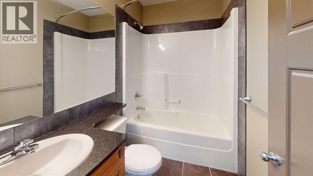 833 Mt Sundance Manor W, Lethbridge, Alberta  T1J 1X5 - Photo 5 - A2284361