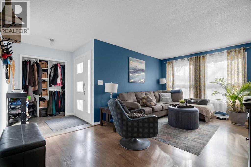 3 Booth Crescent, Irricana, Alberta  T0M 1B0 - Photo 6 - A2271336