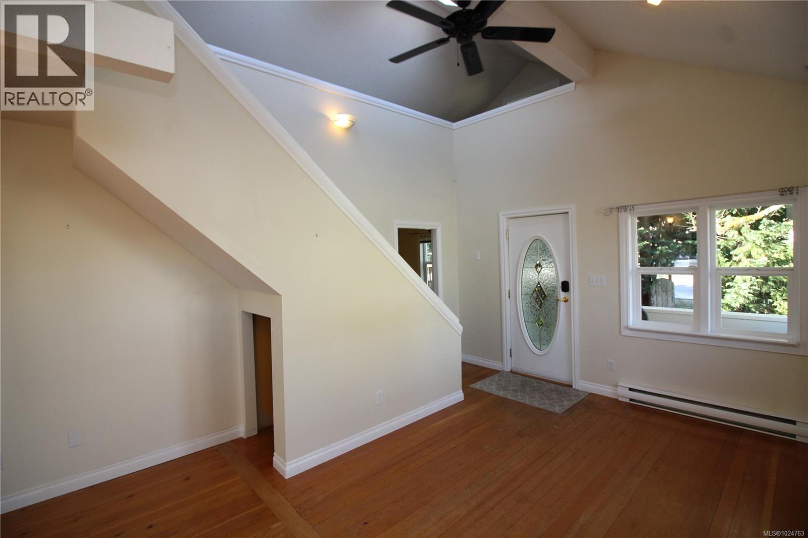 525 Gatacre St, Ladysmith, British Columbia  V9G 1A3 - Photo 2 - 1024763