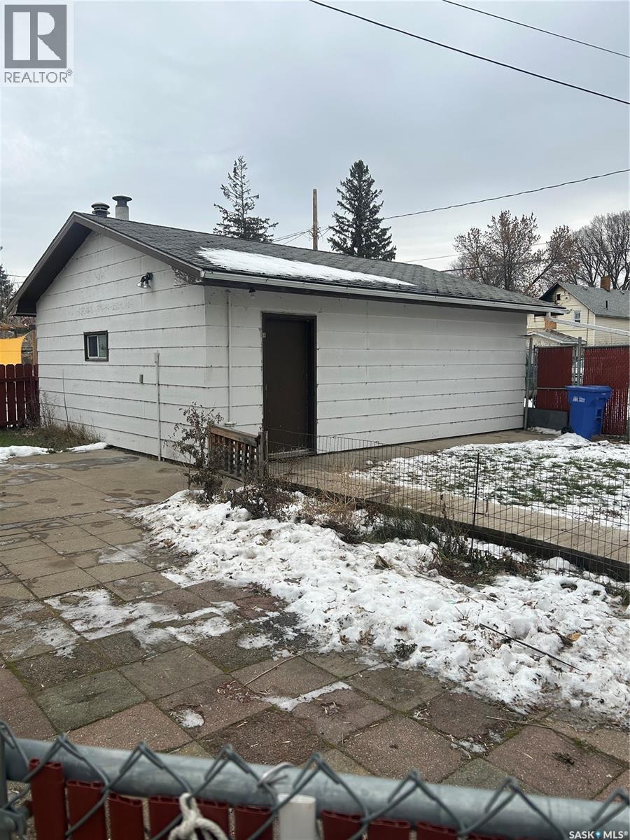 236 12th Street E, Prince Albert, Saskatchewan  S6V 0A1 - Photo 2 - SK028042