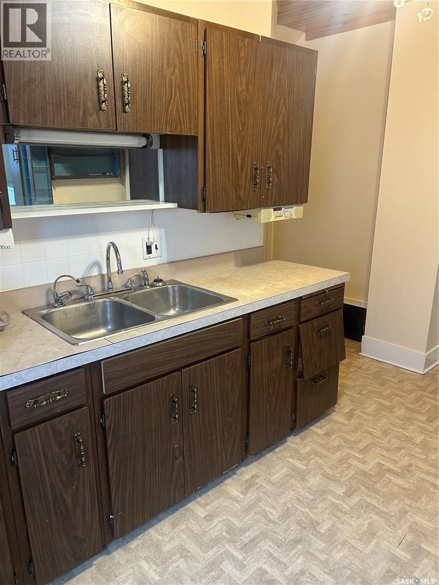 236 12th Street E, Prince Albert, Saskatchewan  S6V 0A1 - Photo 7 - SK028042