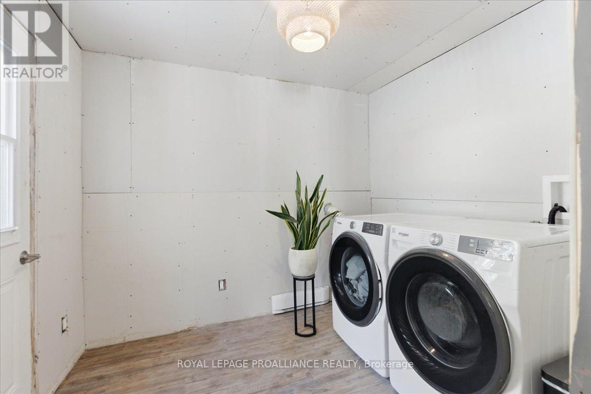 17 King Street, Prince Edward County (Picton Ward), Ontario  K0K 2T0 - Photo 22 - X12763532