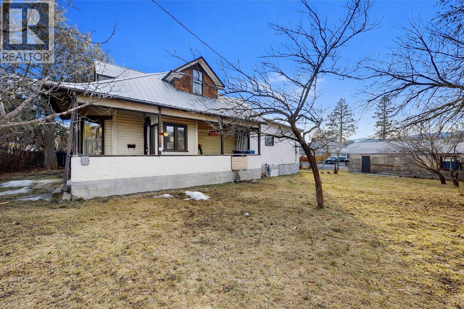 227 9th Avenue S, Cranbrook, British Columbia  V1C 2M4 - Photo 1 - 10375102