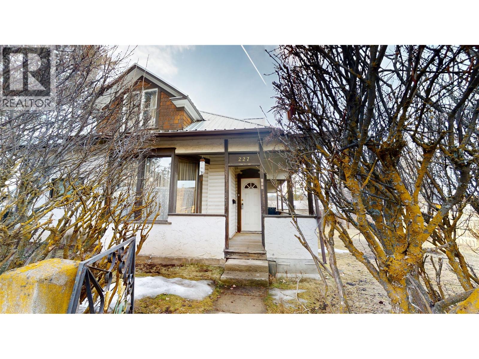 227 9th Avenue S, Cranbrook, British Columbia  V1C 2M4 - Photo 3 - 10375102