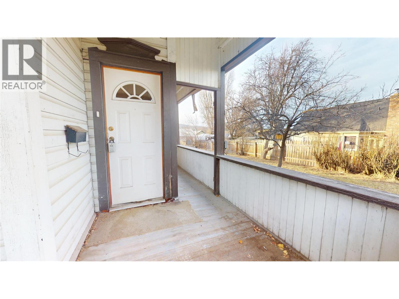 227 9th Avenue S, Cranbrook, British Columbia  V1C 2M4 - Photo 4 - 10375102