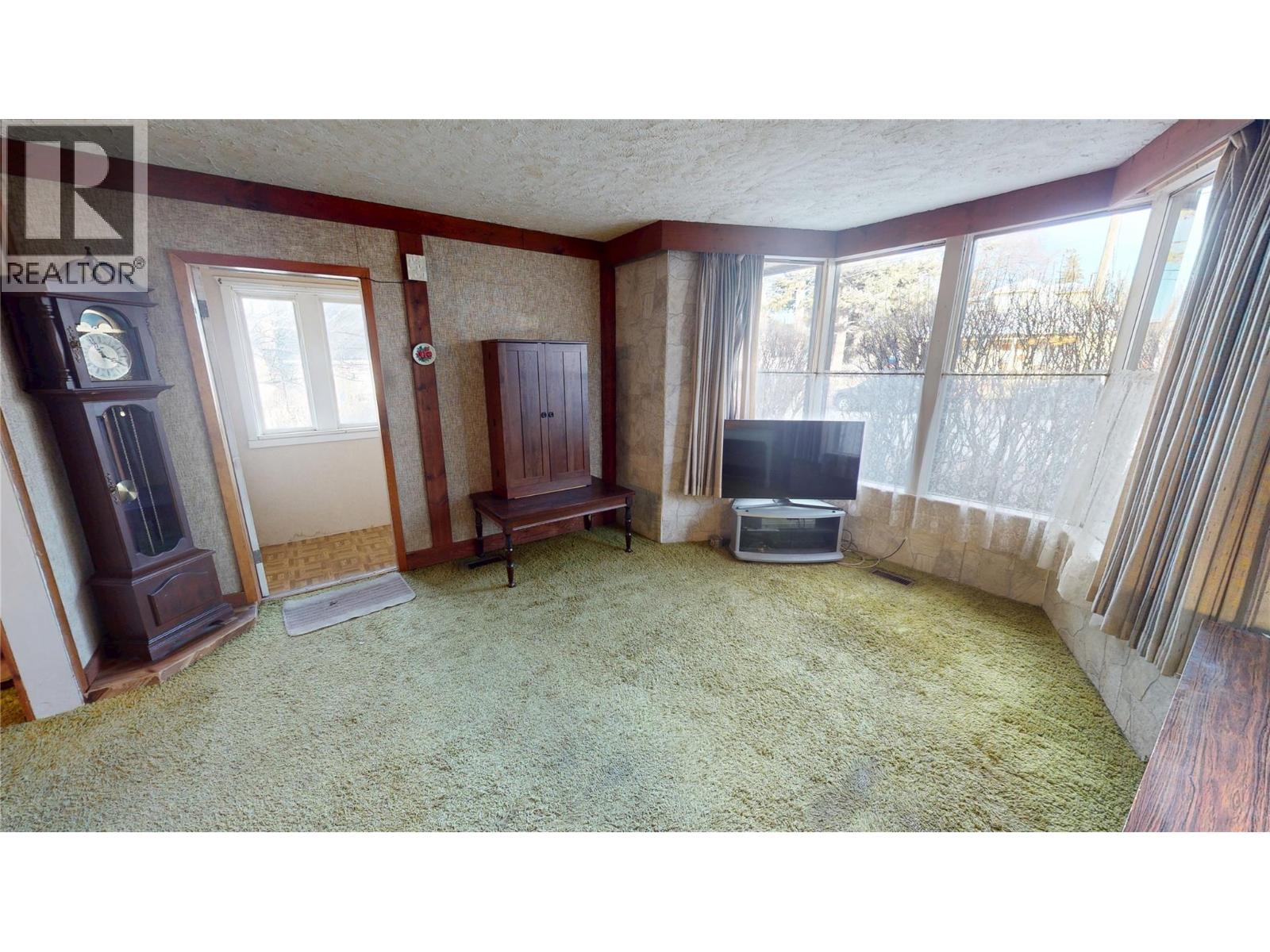 227 9th Avenue S, Cranbrook, British Columbia  V1C 2M4 - Photo 5 - 10375102