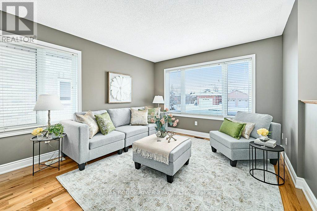 26 Eakins Crescent, Kawartha Lakes, Ontario  K9V 6J9 - Photo 11 - X12764074