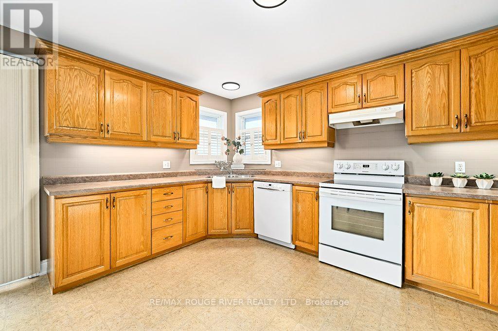 26 Eakins Crescent, Kawartha Lakes, Ontario  K9V 6J9 - Photo 16 - X12764074