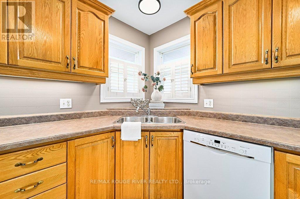 26 Eakins Crescent, Kawartha Lakes, Ontario  K9V 6J9 - Photo 17 - X12764074