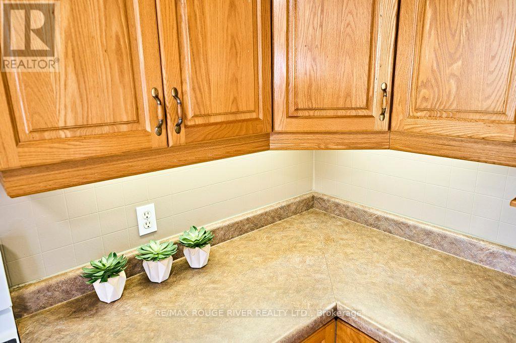 26 Eakins Crescent, Kawartha Lakes, Ontario  K9V 6J9 - Photo 20 - X12764074