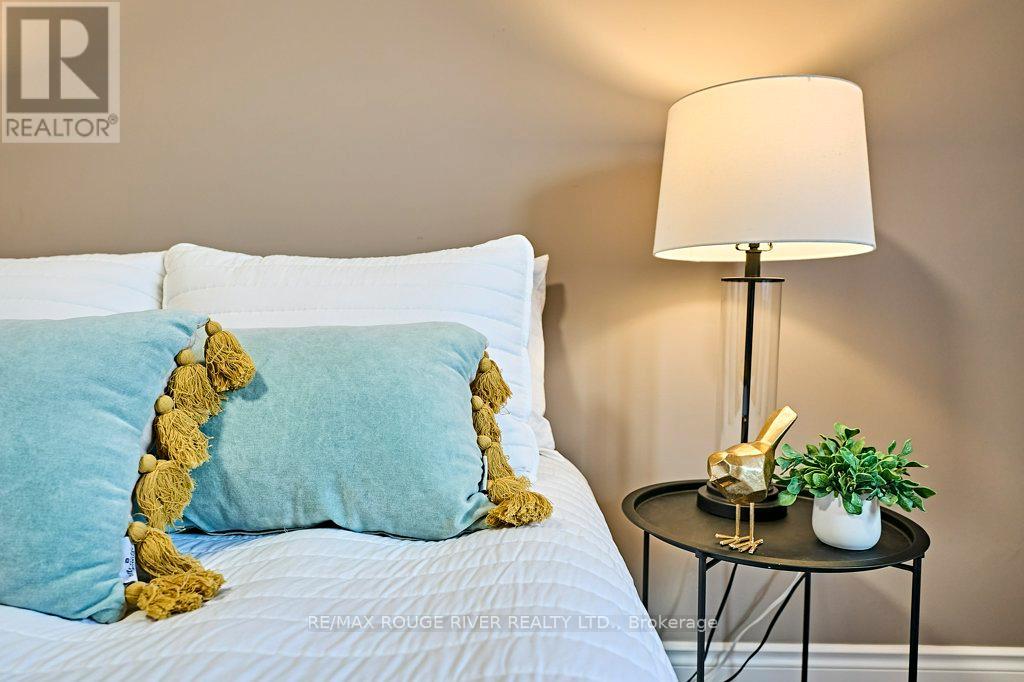 26 Eakins Crescent, Kawartha Lakes, Ontario  K9V 6J9 - Photo 23 - X12764074