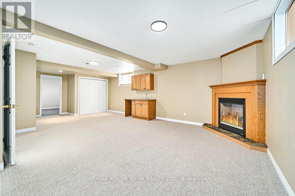 26 Eakins Crescent, Kawartha Lakes, Ontario  K9V 6J9 - Photo 35 - X12764074