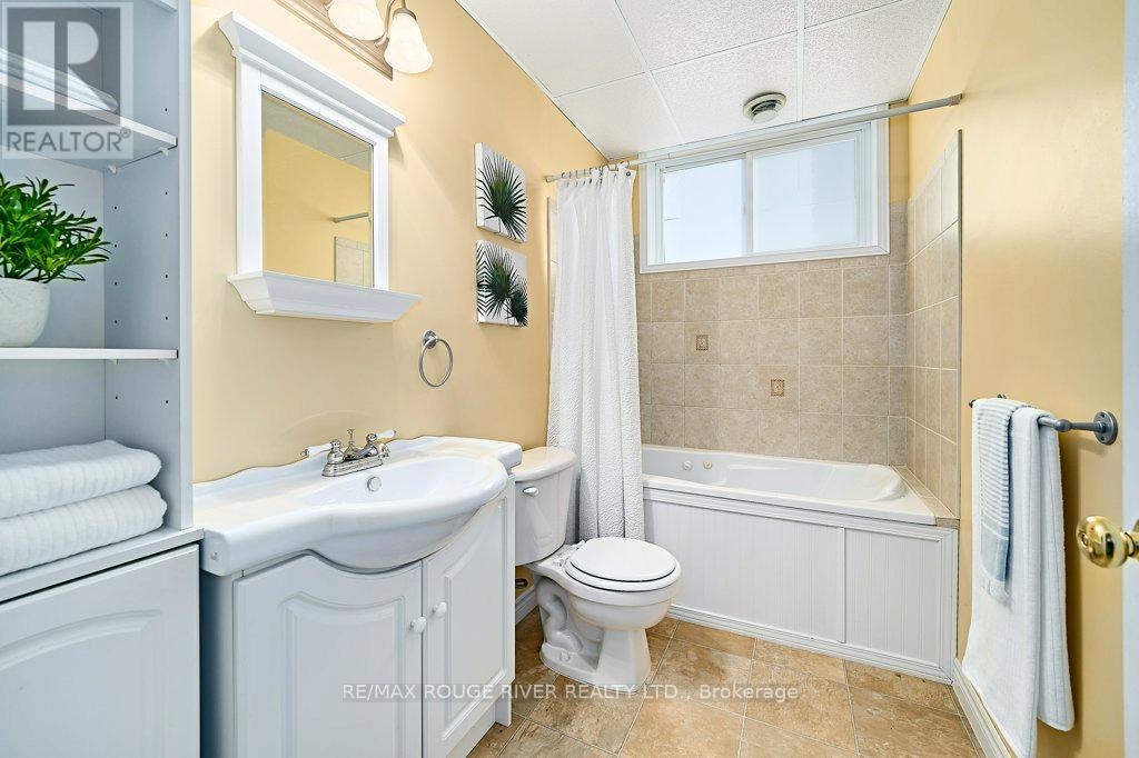 26 Eakins Crescent, Kawartha Lakes, Ontario  K9V 6J9 - Photo 40 - X12764074