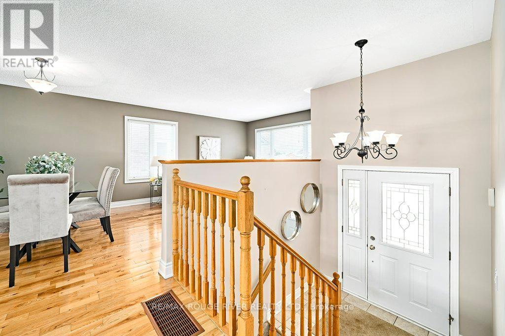 26 Eakins Crescent, Kawartha Lakes, Ontario  K9V 6J9 - Photo 6 - X12764074