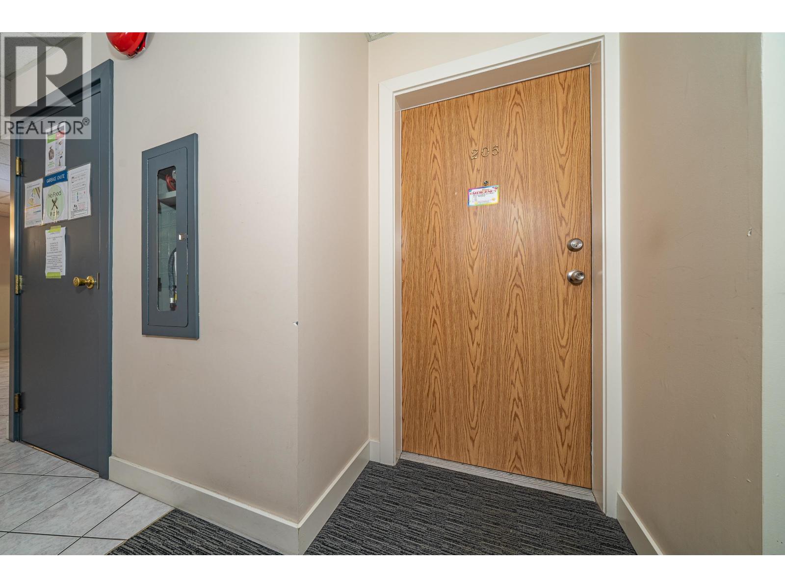 205 11595 Fraser Street, Maple Ridge, British Columbia  V2X 0X7 - Photo 5 - R3087125