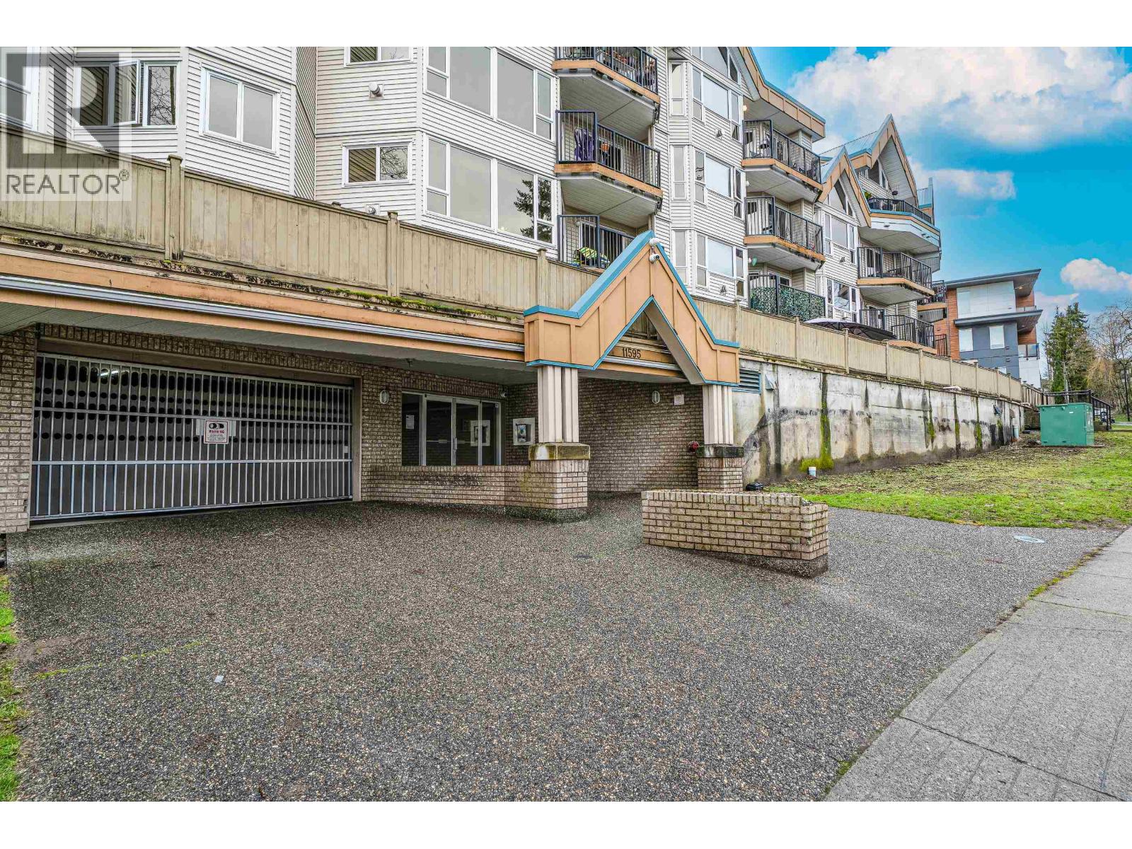 205 11595 Fraser Street, Maple Ridge, British Columbia  V2X 0X7 - Photo 3 - R3087125