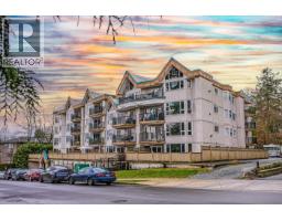 205 11595 FRASER STREET, Maple Ridge, British Columbia