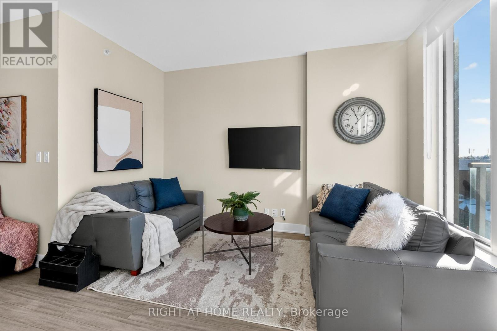 806 - 118 Holmwood Avenue, Ottawa, Ontario  K1S 2P4 - Photo 10 - X12764094