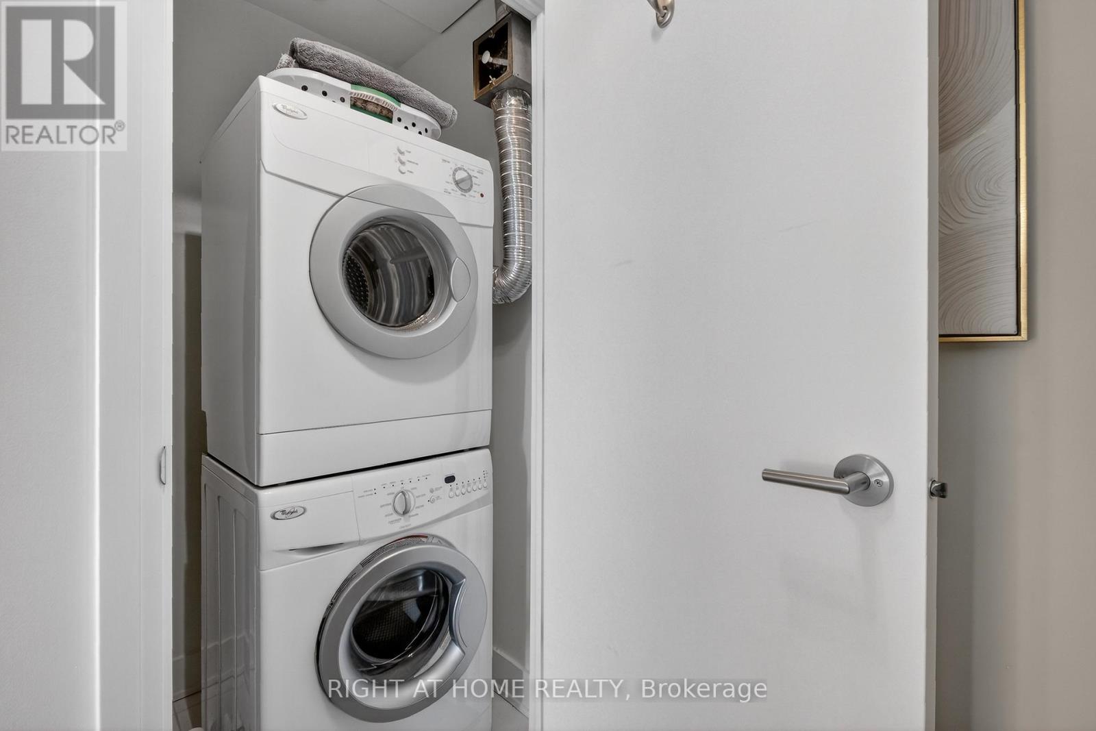 806 - 118 Holmwood Avenue, Ottawa, Ontario  K1S 2P4 - Photo 25 - X12764094