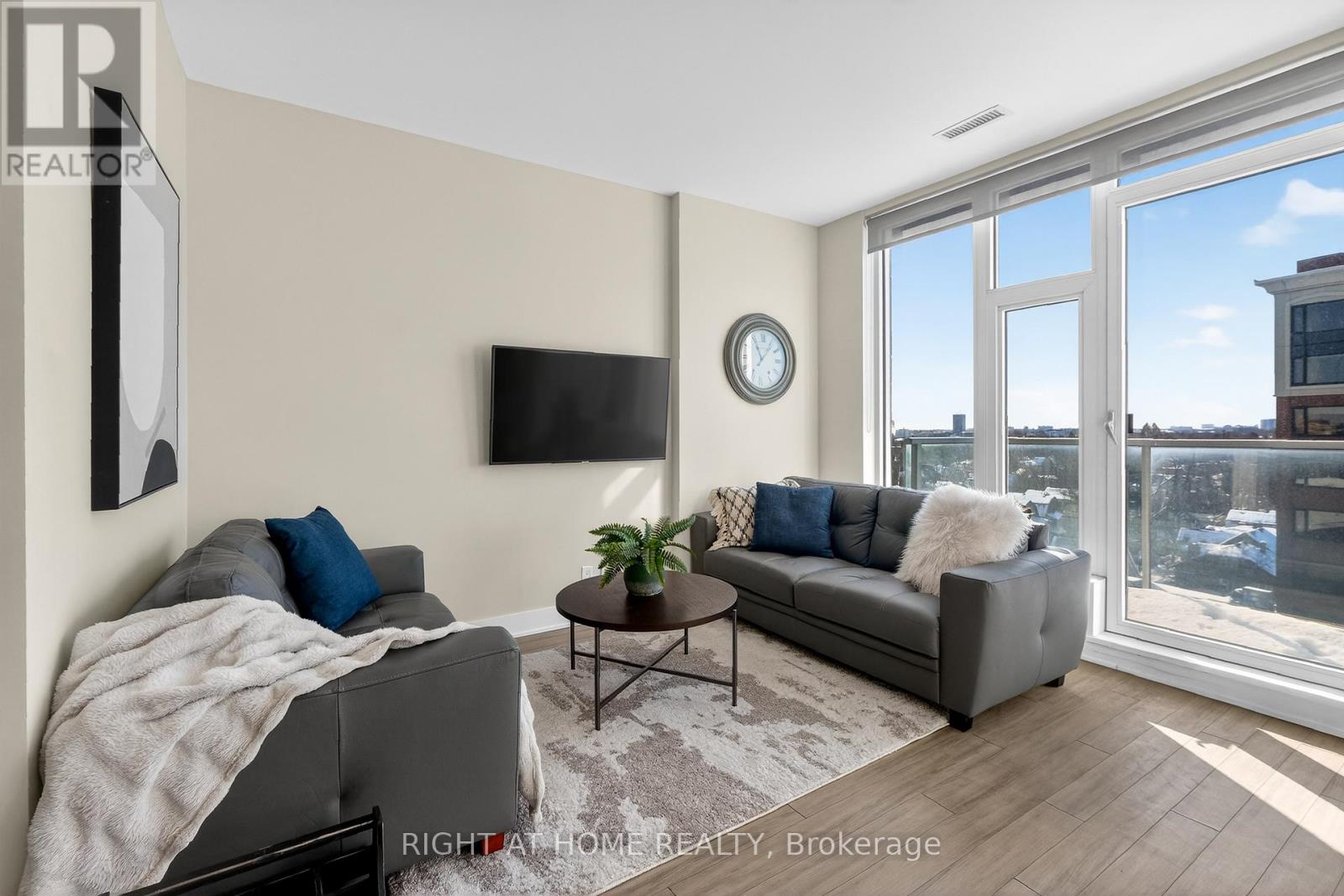 806 - 118 Holmwood Avenue, Ottawa, Ontario  K1S 2P4 - Photo 9 - X12764094