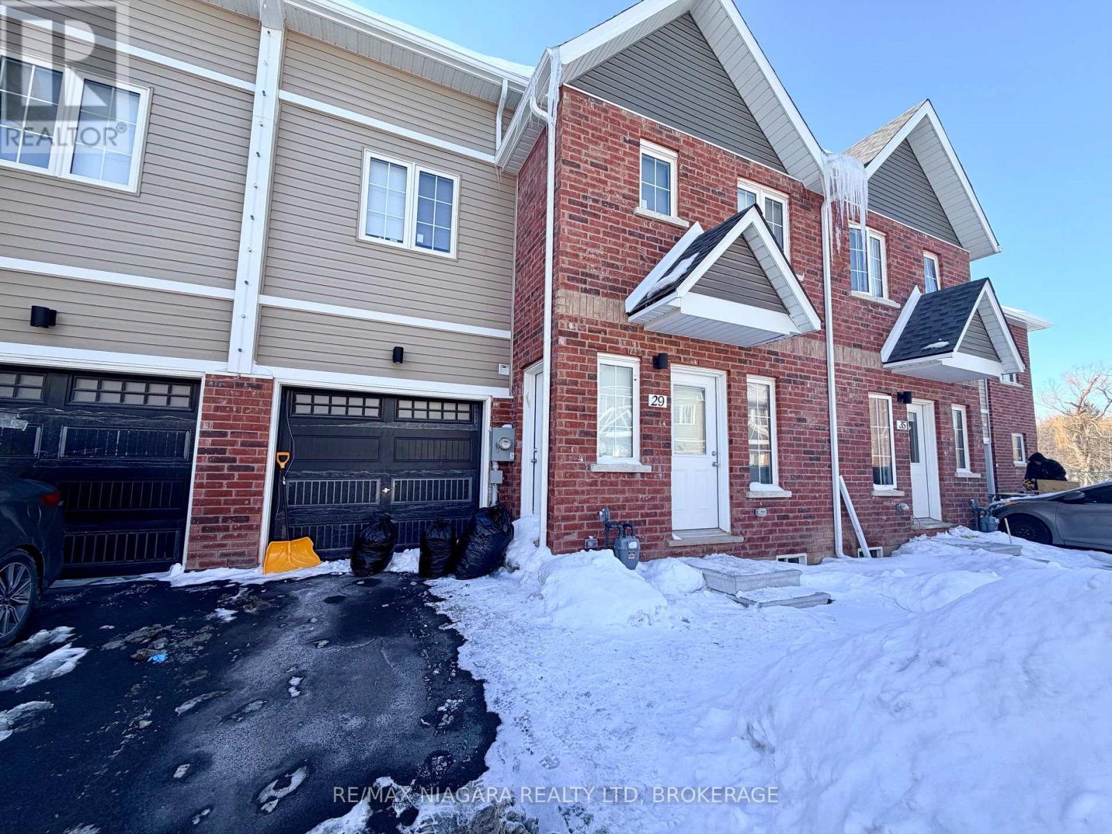 29 Waterleaf Trail, Welland, Ontario  L3C 0H6 - Photo 1 - X12764152