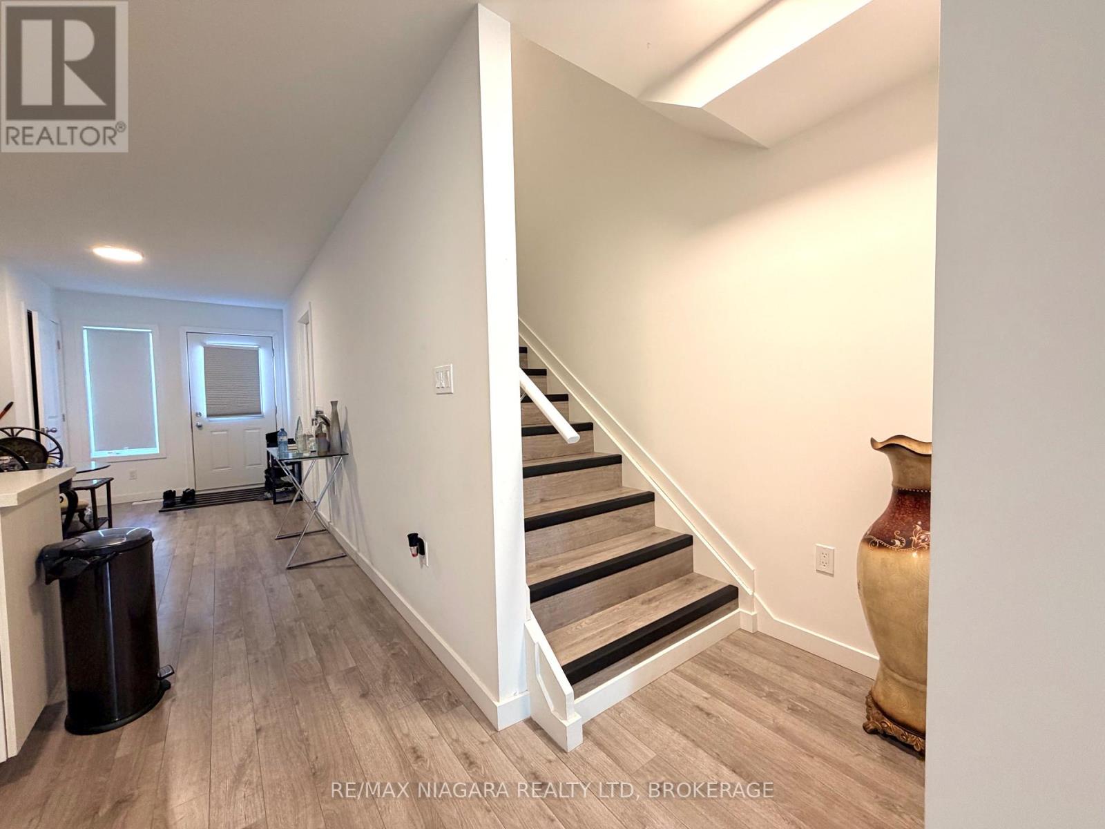 29 Waterleaf Trail, Welland, Ontario  L3C 0H6 - Photo 11 - X12764152