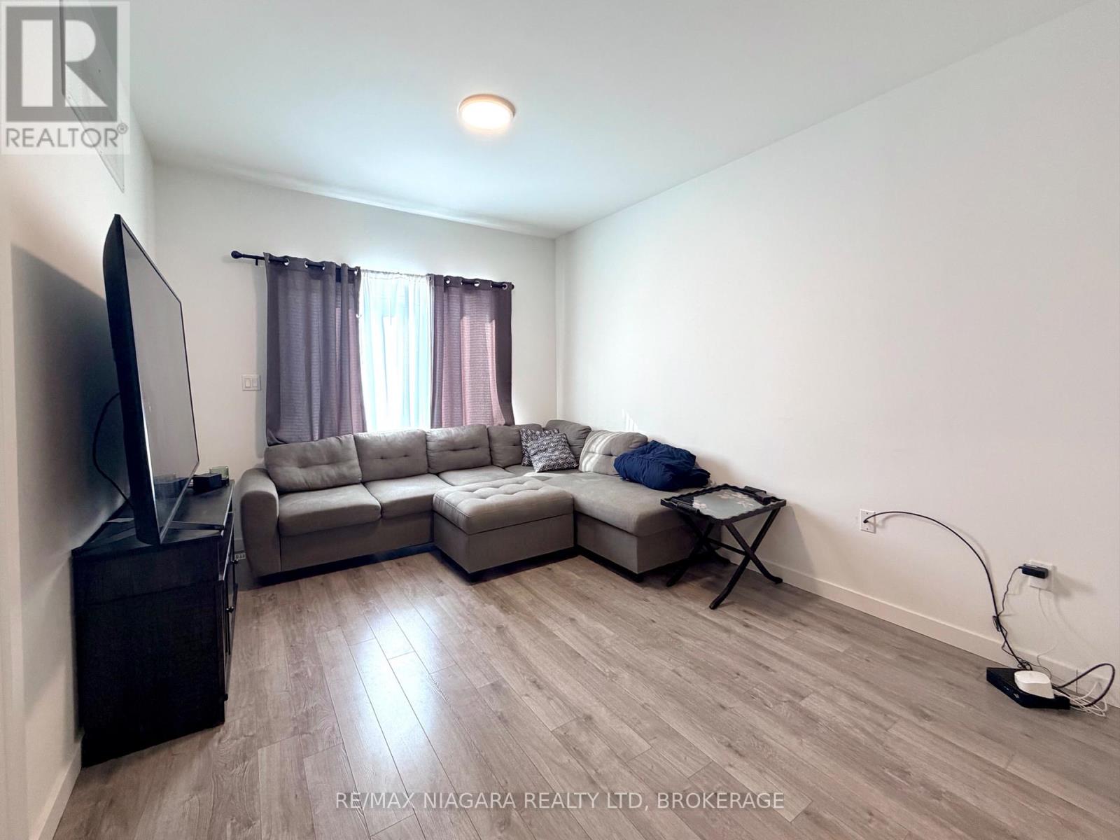 29 Waterleaf Trail, Welland, Ontario  L3C 0H6 - Photo 3 - X12764152