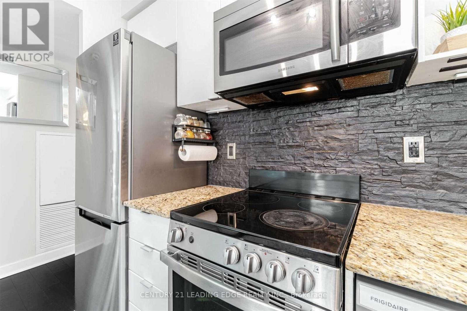 806 - 15 Fort York Boulevard, Toronto, Ontario  M5V 3Y4 - Photo 10 - C12764096