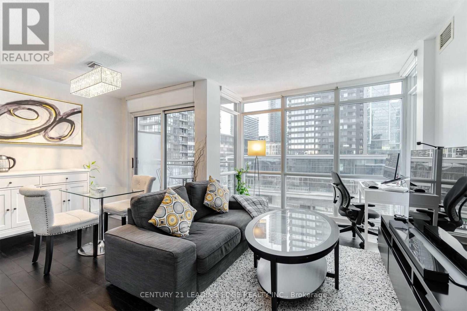 806 - 15 Fort York Boulevard, Toronto, Ontario  M5V 3Y4 - Photo 6 - C12764096