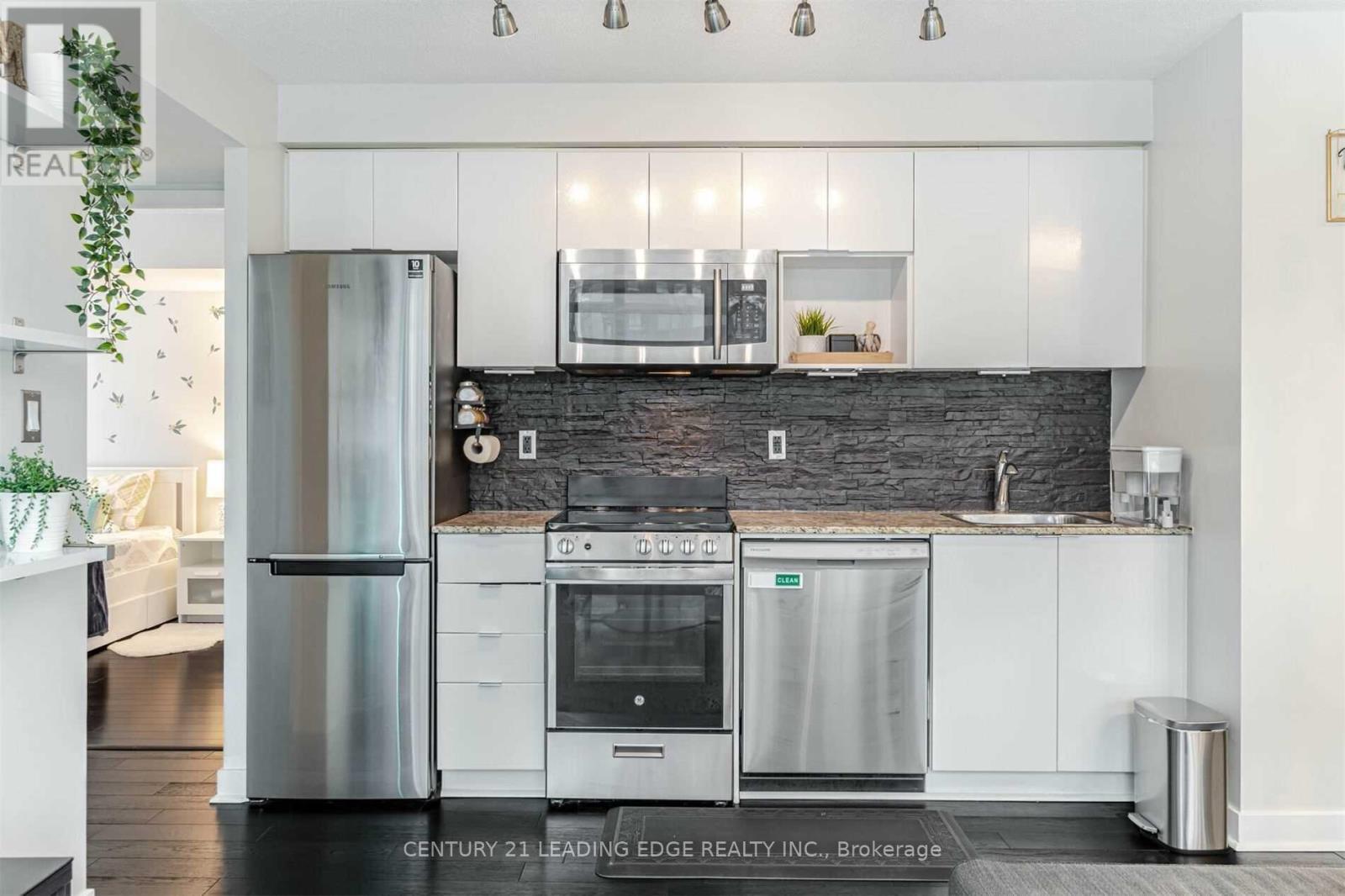 806 - 15 Fort York Boulevard, Toronto, Ontario  M5V 3Y4 - Photo 7 - C12764096