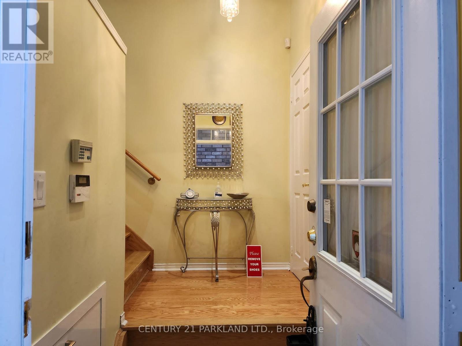 93 Ferrand Drive, Toronto, Ontario  M3C 3Z2 - Photo 2 - C12764116