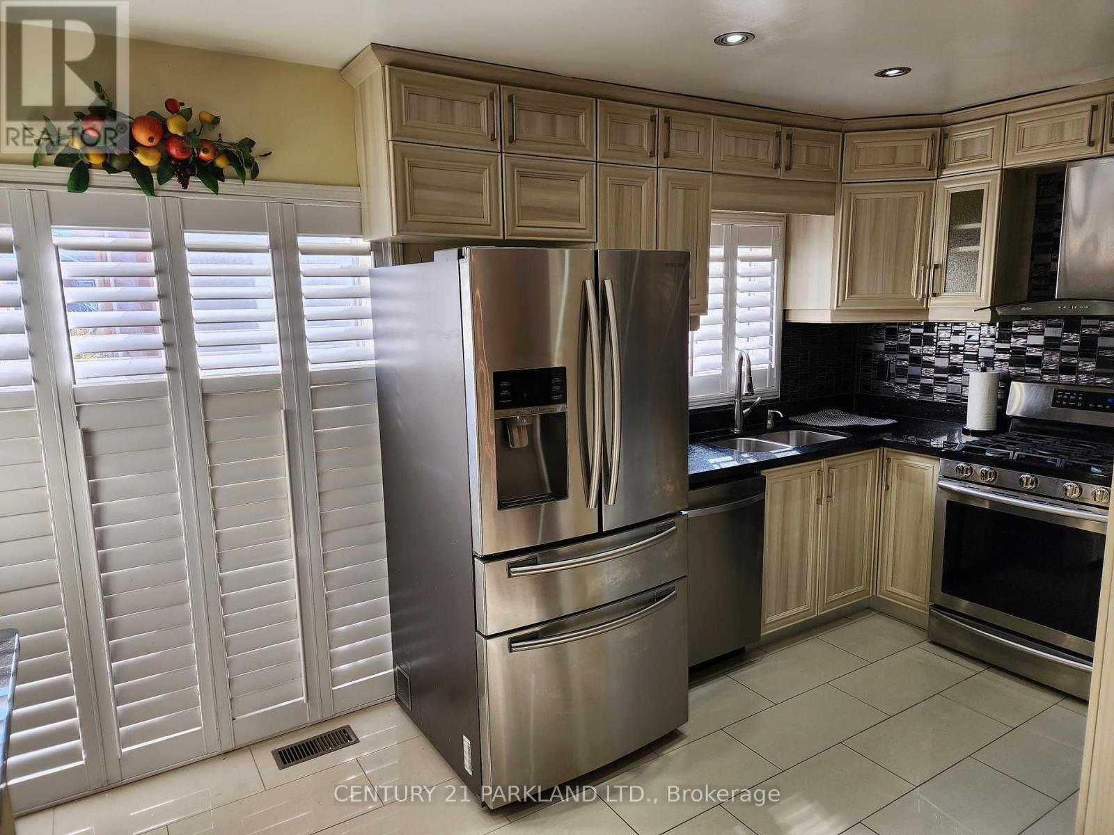 93 Ferrand Drive, Toronto, Ontario  M3C 3Z2 - Photo 6 - C12764116