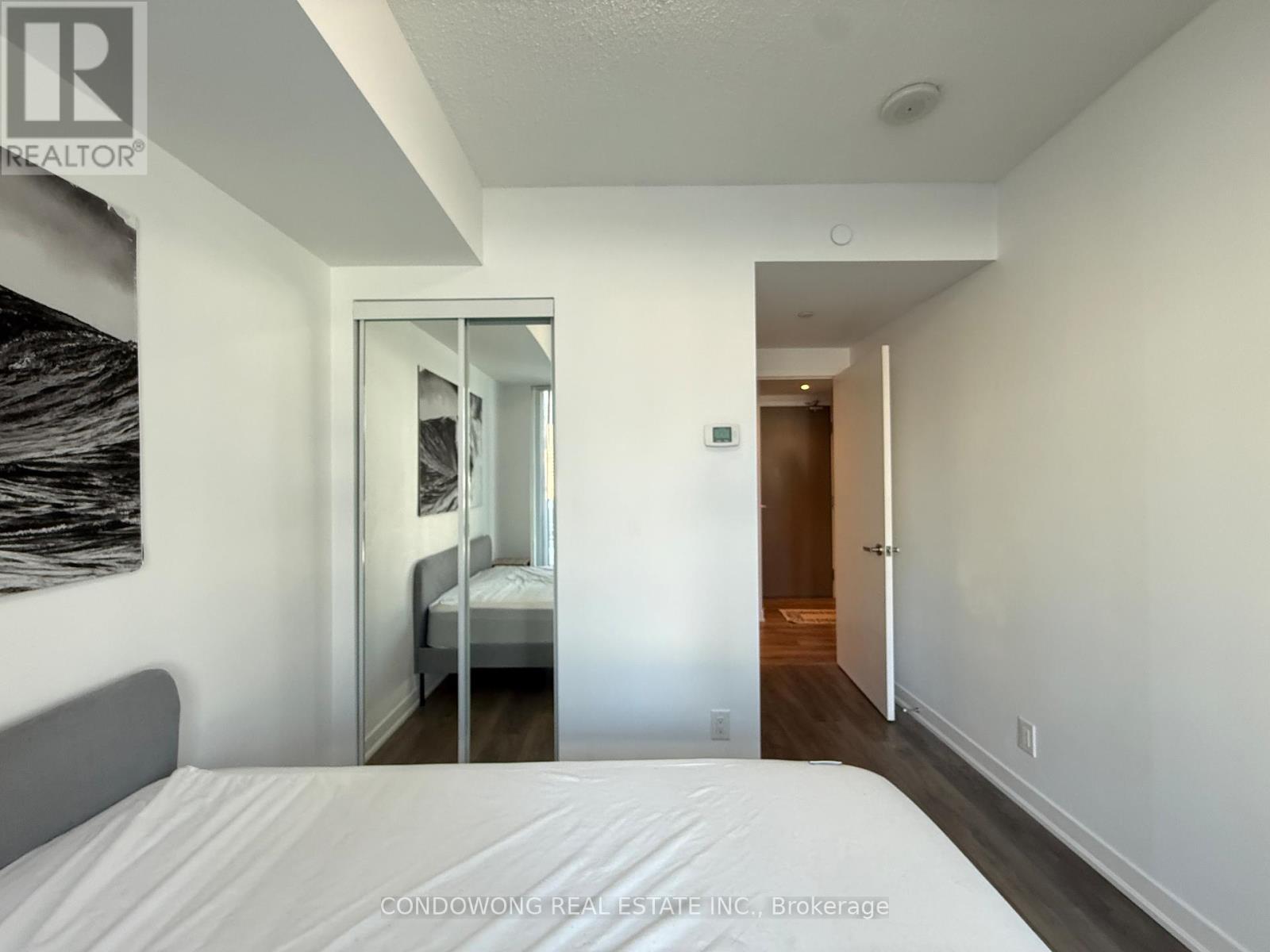 1402 - 100 Harbour St Street, Toronto, Ontario  M5J 0B5 - Photo 10 - C12764118