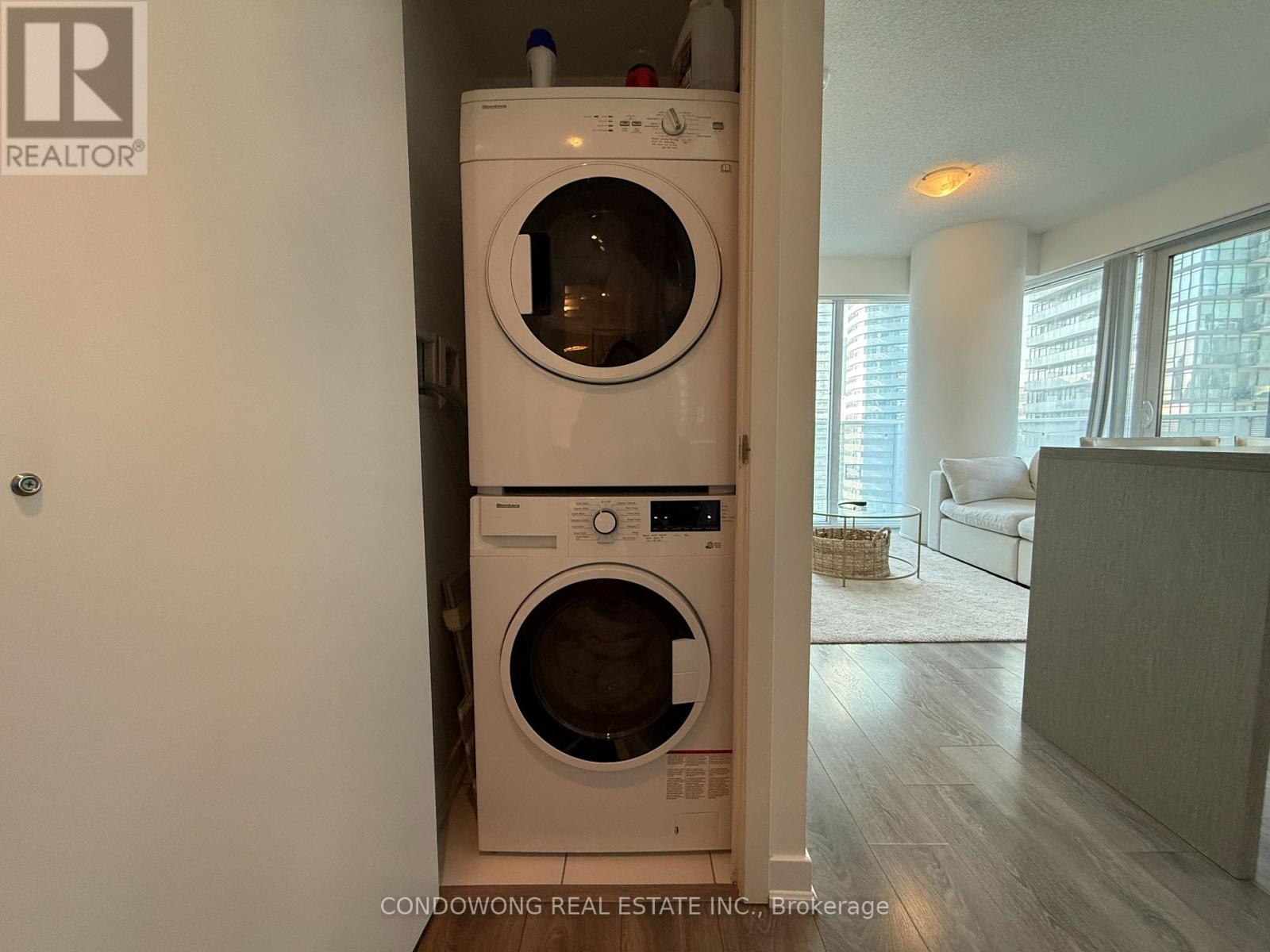 1402 - 100 Harbour St Street, Toronto, Ontario  M5J 0B5 - Photo 13 - C12764118