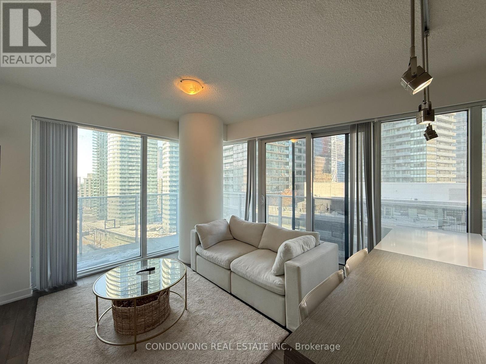 1402 - 100 Harbour St Street, Toronto, Ontario  M5J 0B5 - Photo 5 - C12764118