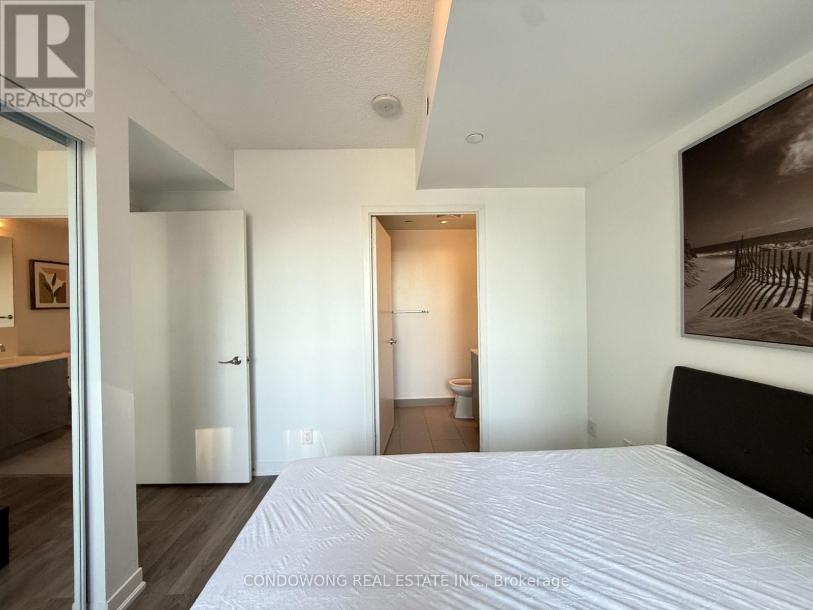 1402 - 100 Harbour St Street, Toronto, Ontario  M5J 0B5 - Photo 7 - C12764118