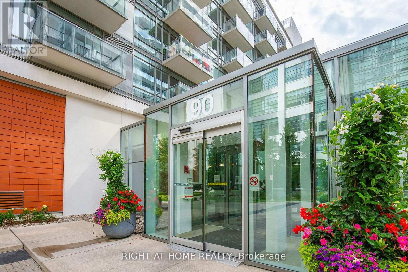 732 - 90 Stadium Road, Toronto, Ontario  M5V 3W5 - Photo 19 - C12764164