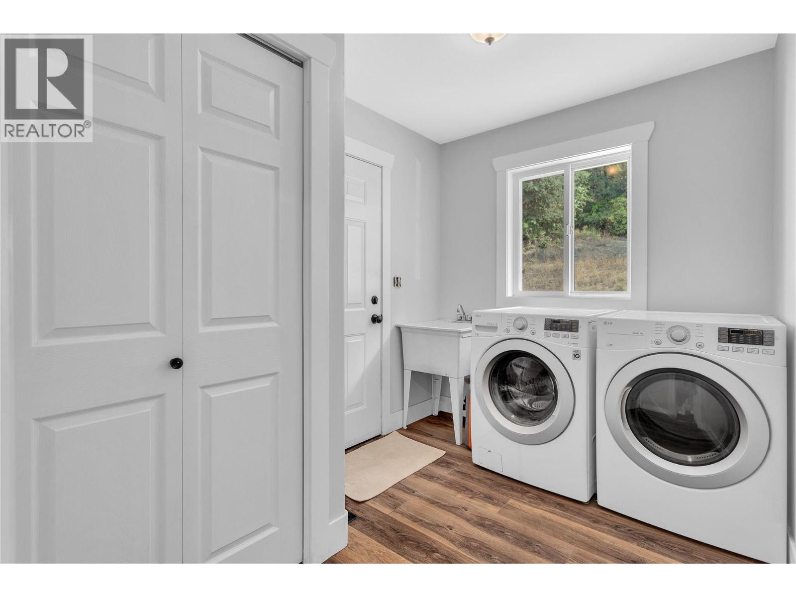 6011 Oyama Lake Road Lake Country Photo 17