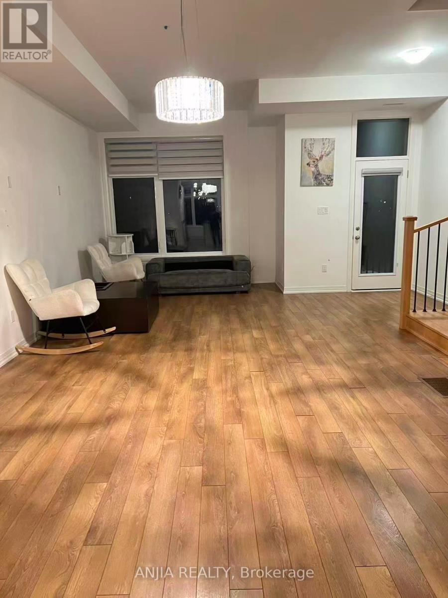 119 Markland Street, Markham, Ontario  L6C 3B5 - Photo 3 - N12764078