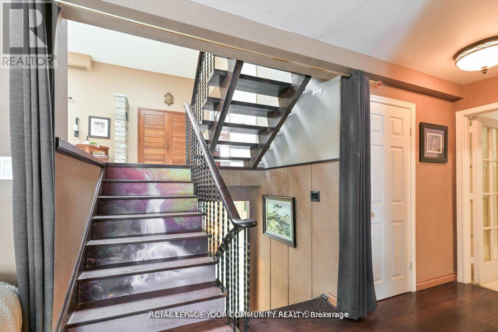 247 Harris Avenue, Richmond Hill, Ontario  L4E 3M3 - Photo 10 - N12764170