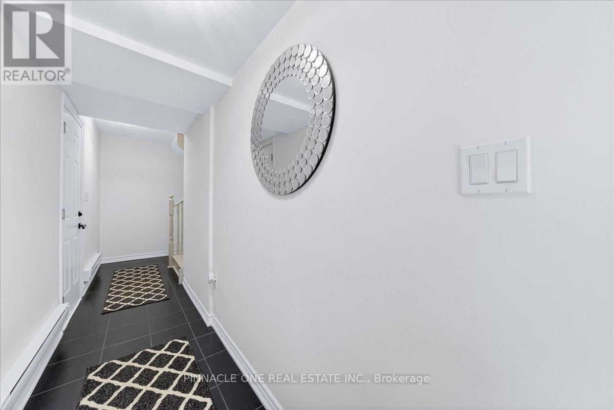 4 - 41 Pumpkin Corner Crescent, Barrie, Ontario  L9J 0C2 - Photo 16 - S12764066