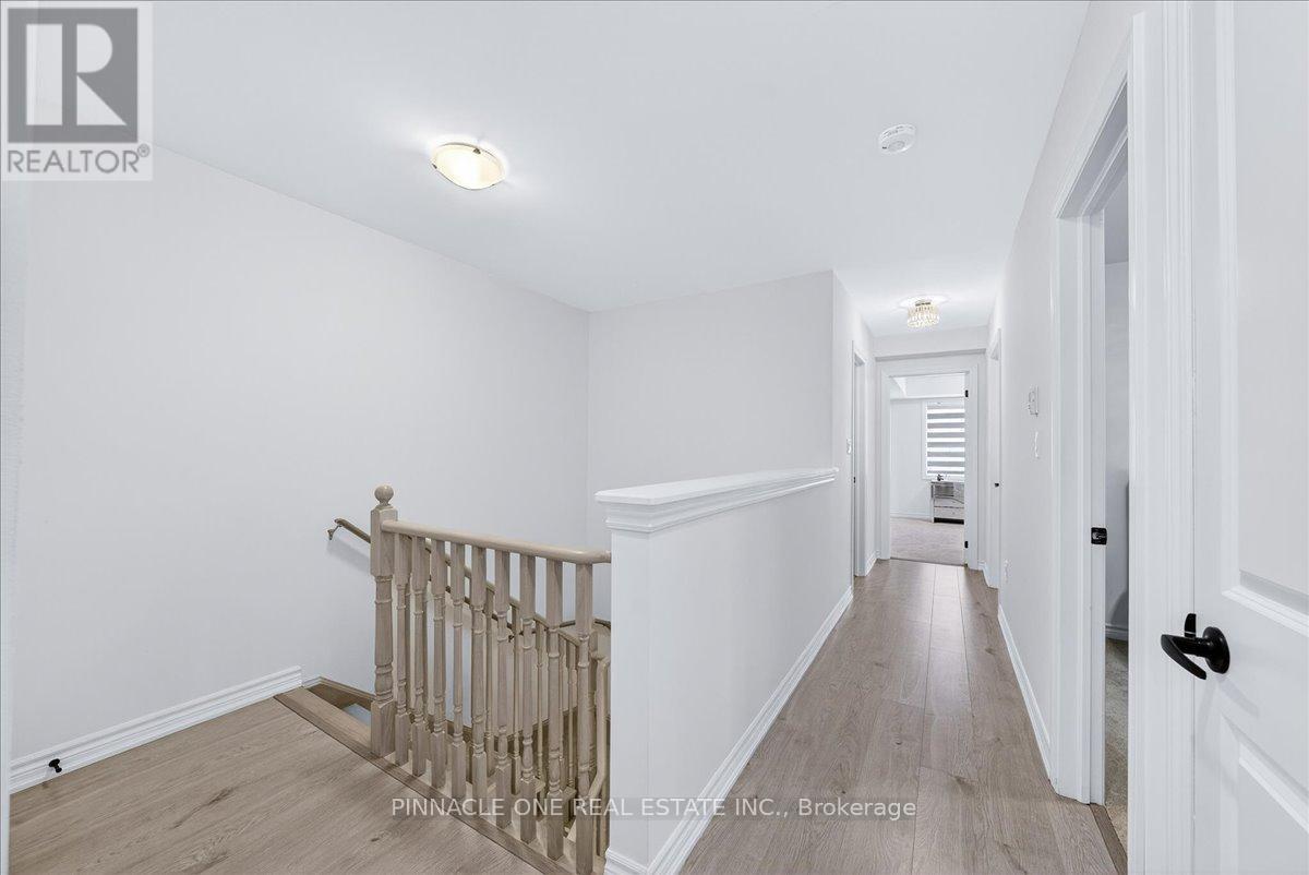 4 - 41 Pumpkin Corner Crescent, Barrie, Ontario  L9J 0C2 - Photo 17 - S12764066