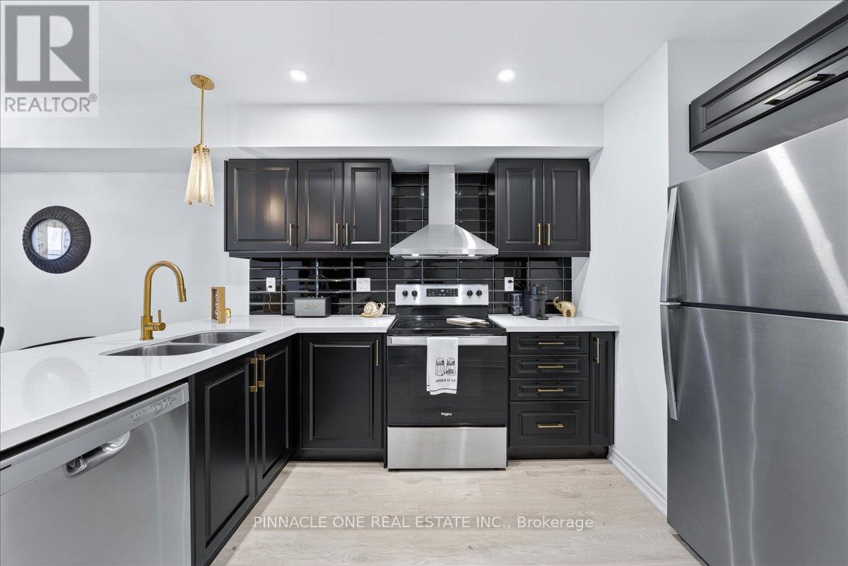 4 - 41 Pumpkin Corner Crescent, Barrie, Ontario  L9J 0C2 - Photo 3 - S12764066