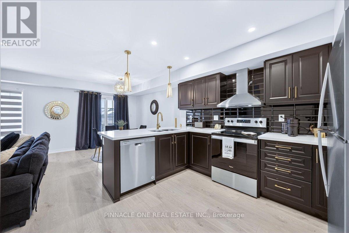 4 - 41 Pumpkin Corner Crescent, Barrie, Ontario  L9J 0C2 - Photo 5 - S12764066